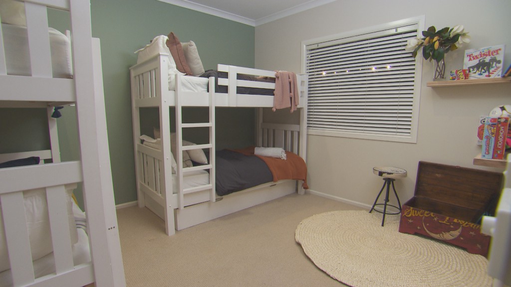 RED HILL EJ SW ROOM 3